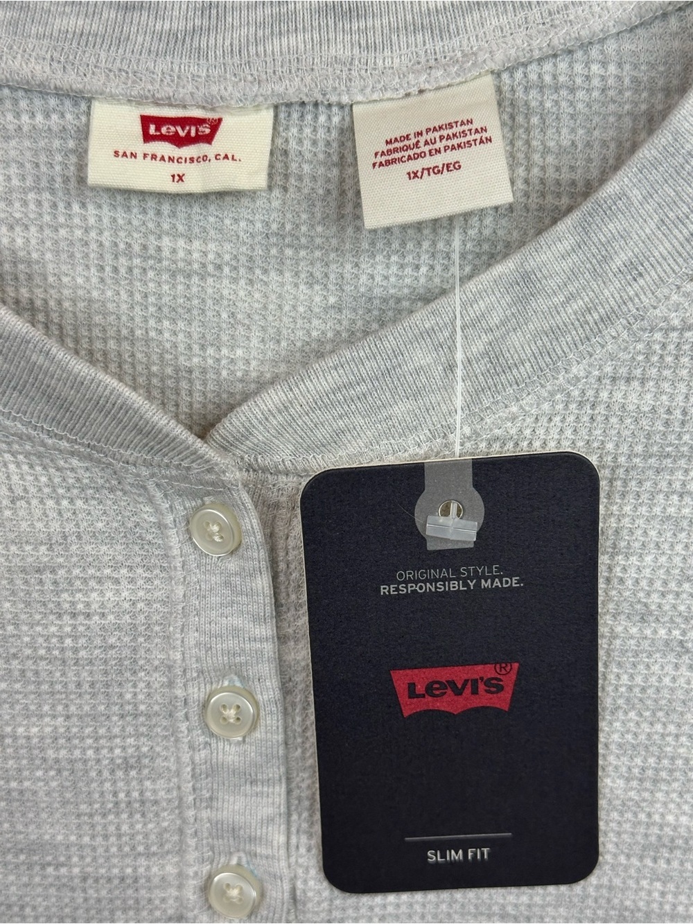 Levi's Light Gray Waffle-Knit Henley, slim fit, XL, NWT - Picture 3 of 5